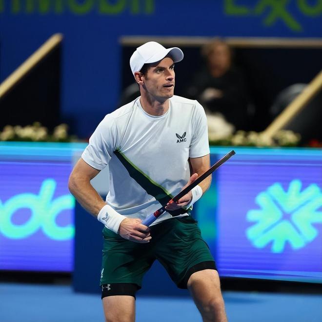 kaiyun sports-费德勒与70激战篮网分钟，表现优异胜负难料！，穆雷焦点对战赛场气氛高涨-kaiyun sports