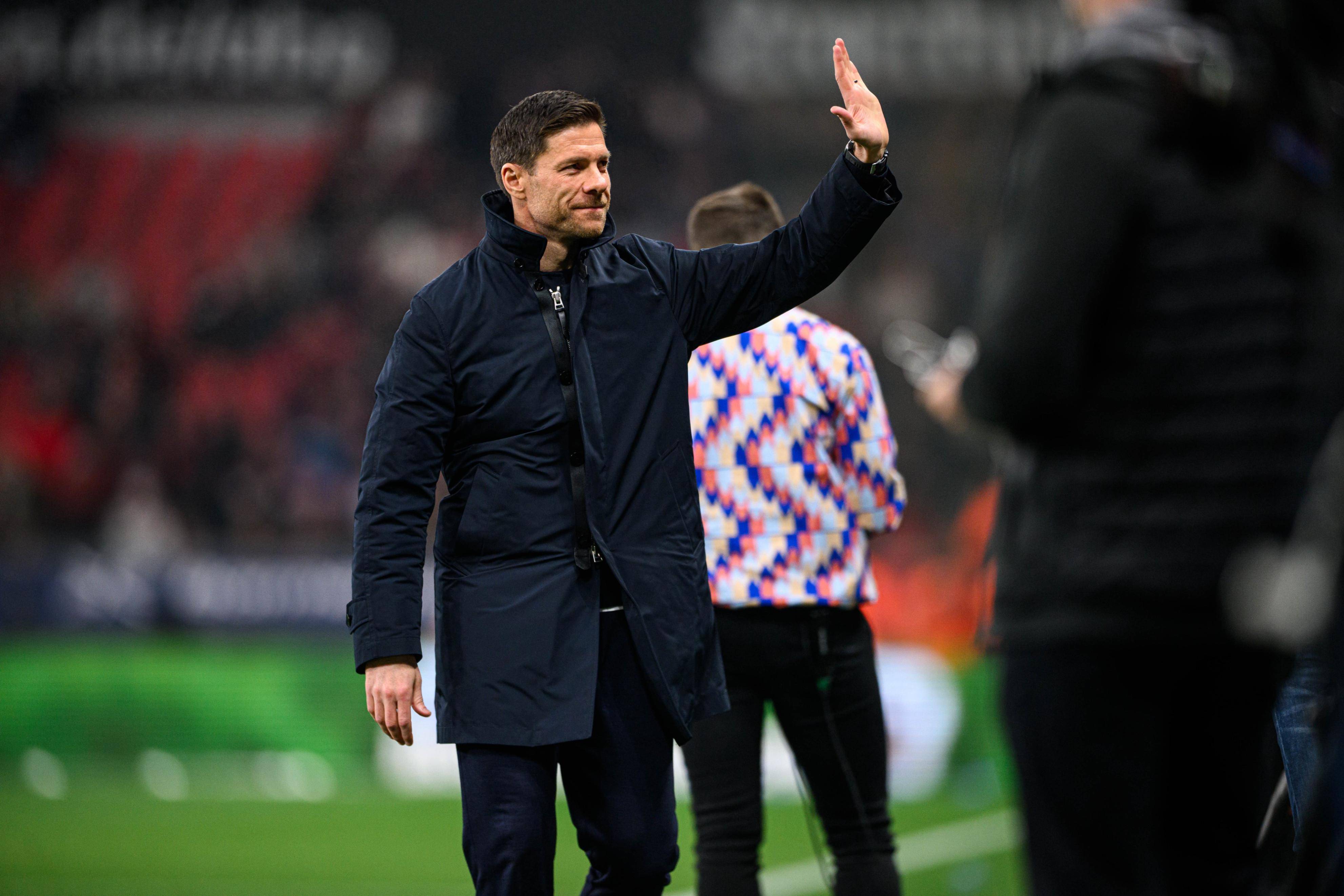 开云体育-德甲倒计时，法兰克福今夜更衣室发声，细节引发关注，信心回归，资深球员宣示担当的简单介绍-开云体育